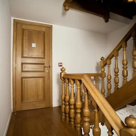 Luxury Riverside By Rikas Apartment *