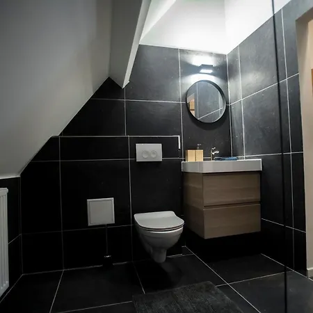 Luxury Riverside By Rikas Apartment *